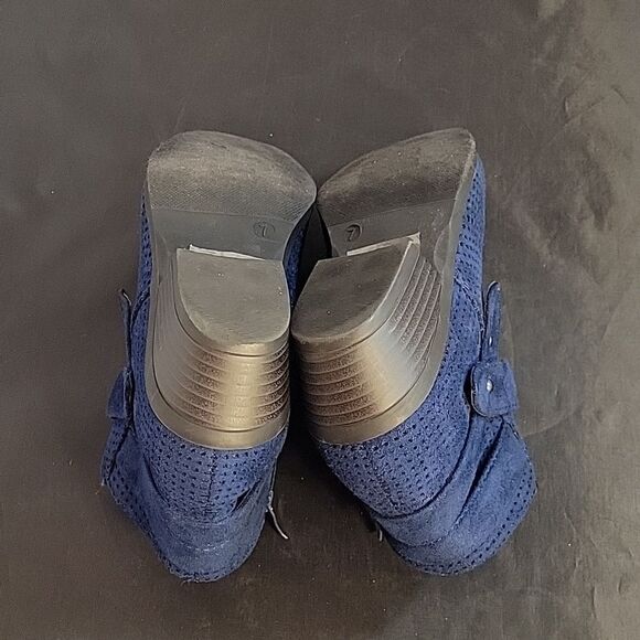 SHOE LAND SIDE ZIP CLOSURE ROUND TOE  SUEDE BOOTIE - Picture 11 of 13